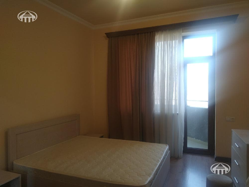 Квартира · 3 комн. · 64 м² · Кентрон