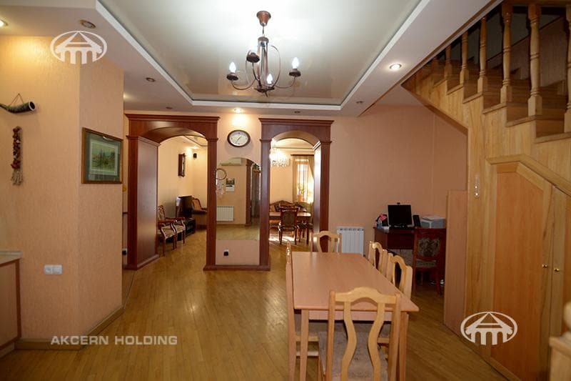 Apartment · 5 rooms · 166 m² · Kentron
