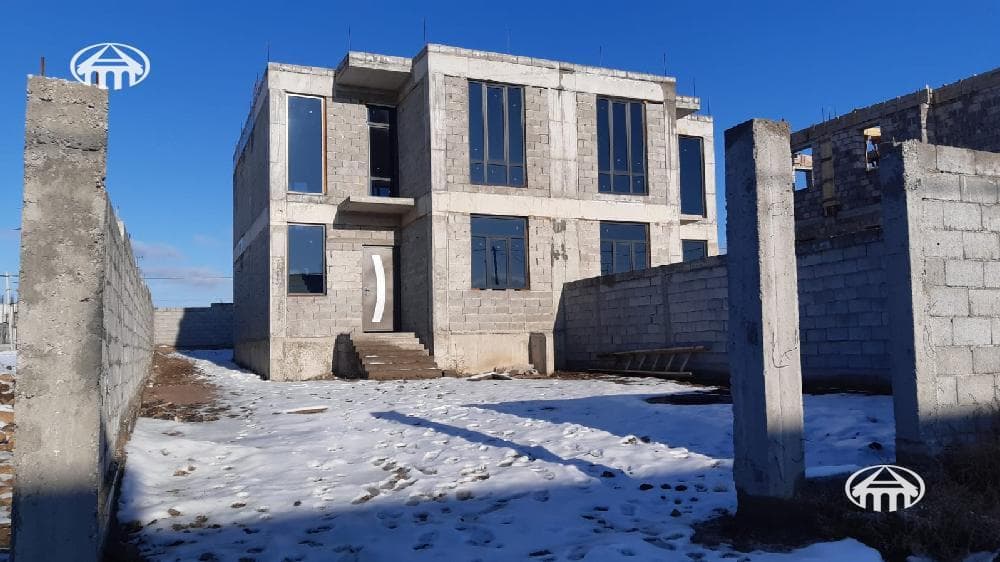 Թաունհաուս · 134 մ² · Ջրվեժ