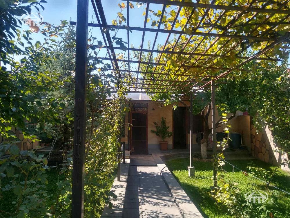 Дом · 5 комн. · 204 м² · Кентрон
