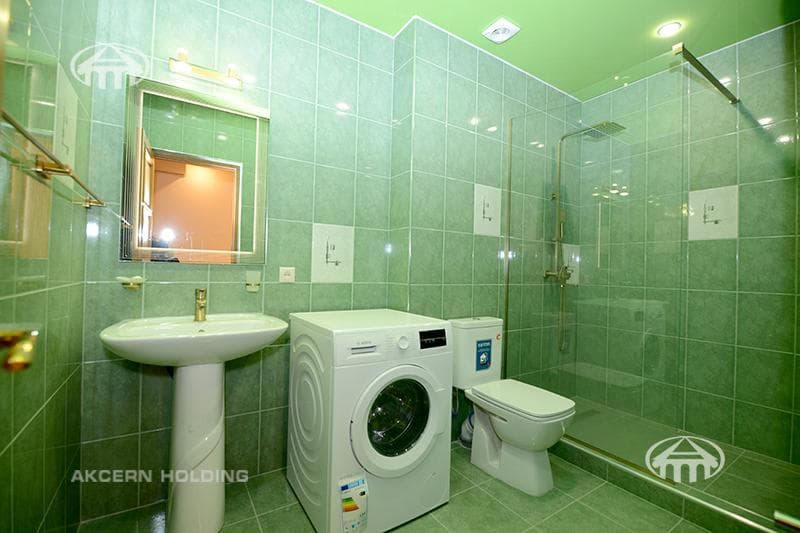 Apartment · 3 rooms · 135 m² · Kentron