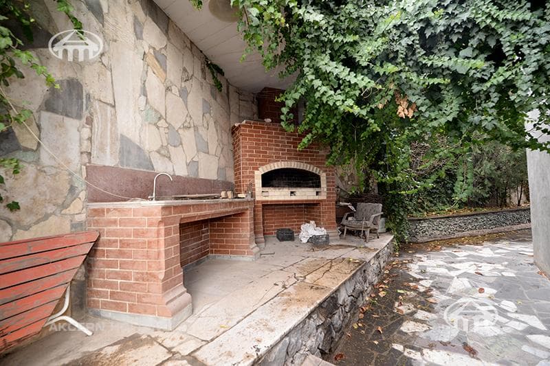 Mansion · 9 rooms · 560 m² · Kentron