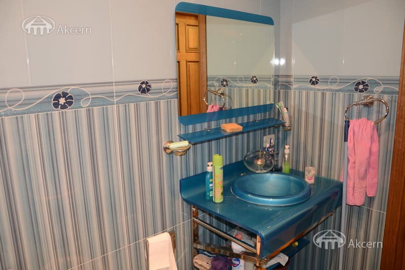 Квартира · 4 комн. · 187 м² · Кентрон