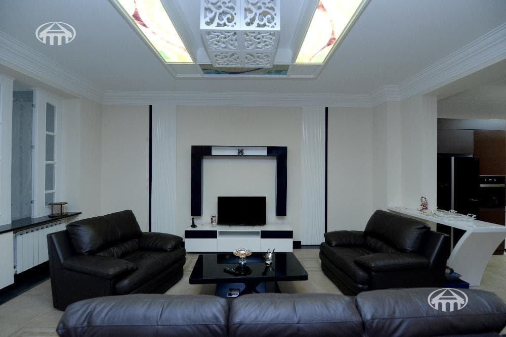 Mansion · 5 rooms · 600 m² · Arabkir
