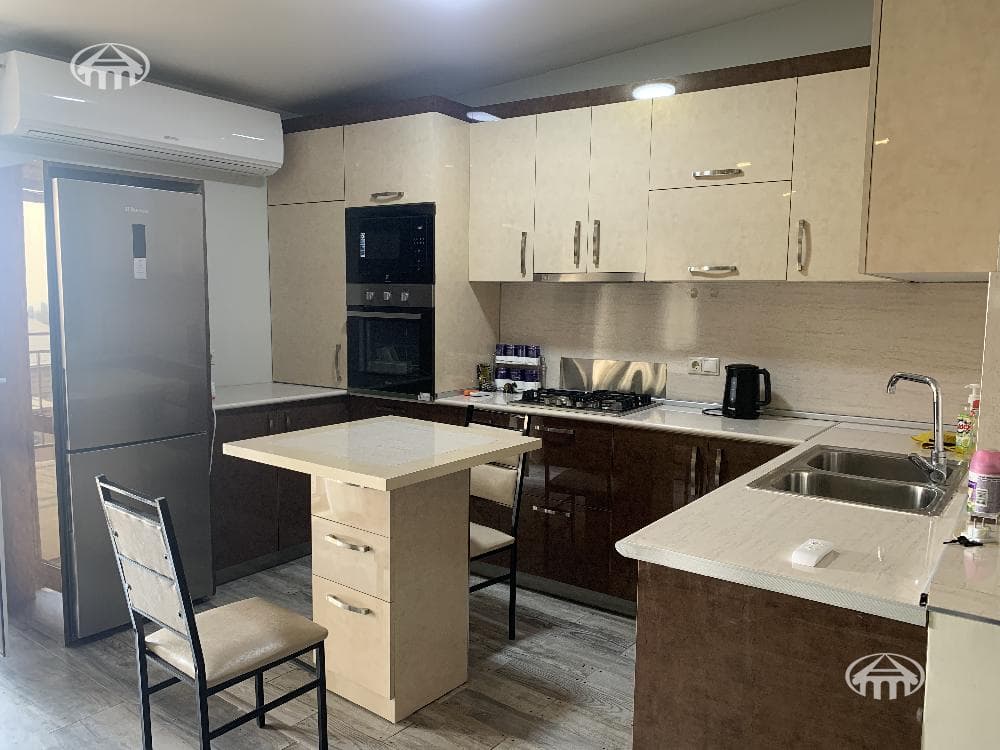 Квартира · 3 комн. · 120 м² · Арабкир