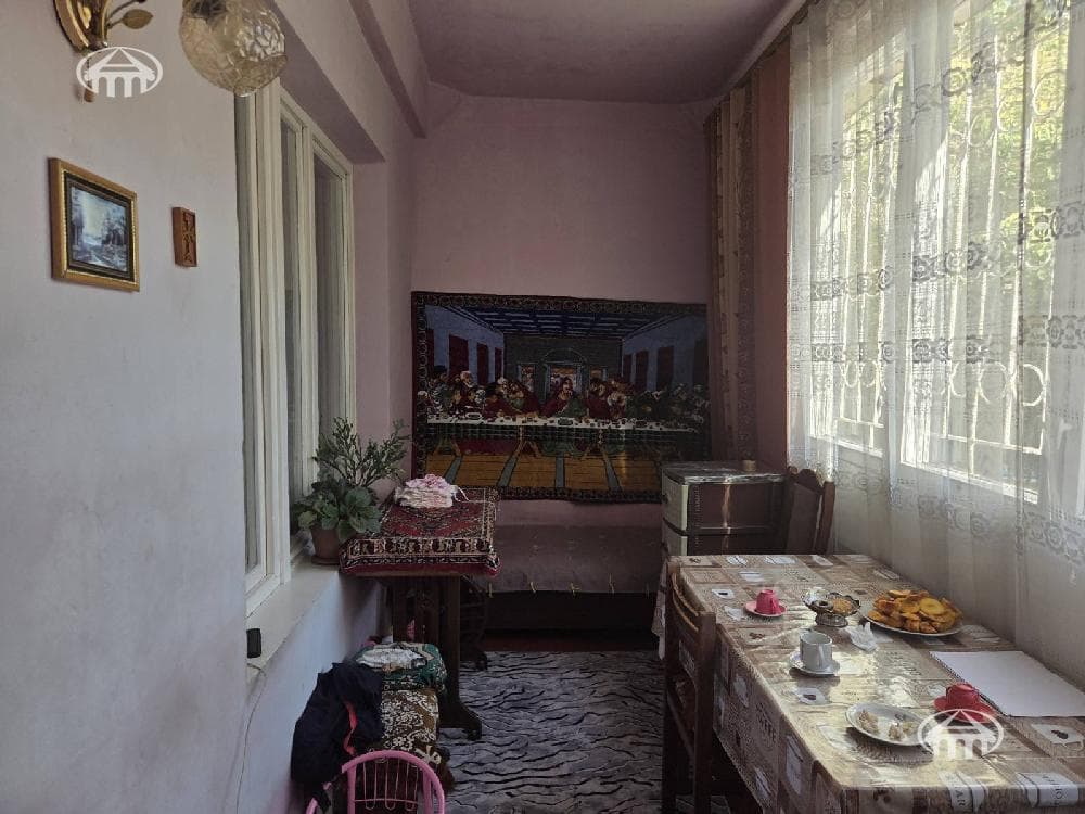 Apartment · 3 rooms · 77 m² · Kentron