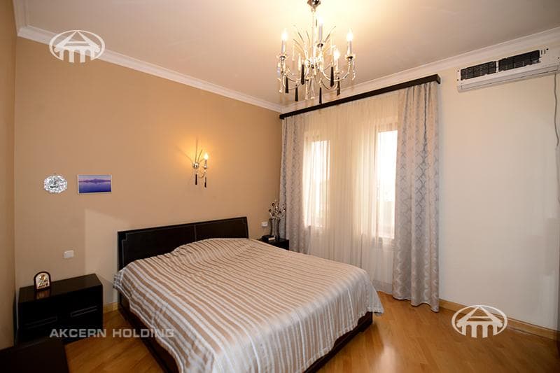 Особняк · 9 комн. · 650 м² · Аджапняк