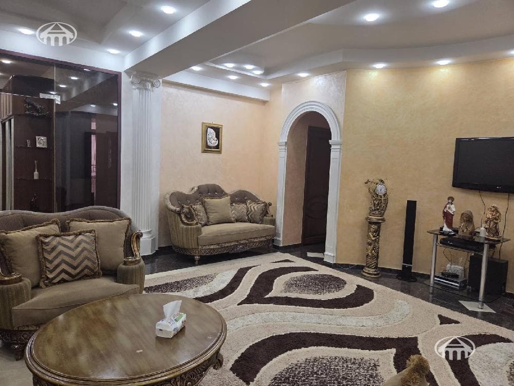 Квартира · 3 комн. · 151 м² · Кентрон