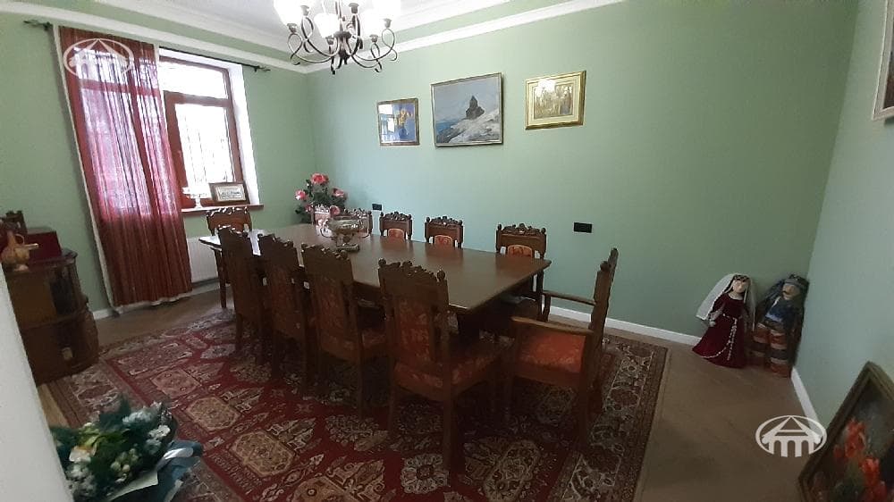 Առանձնատուն · 8 սեն. · 418 մ² · Դավթաշեն