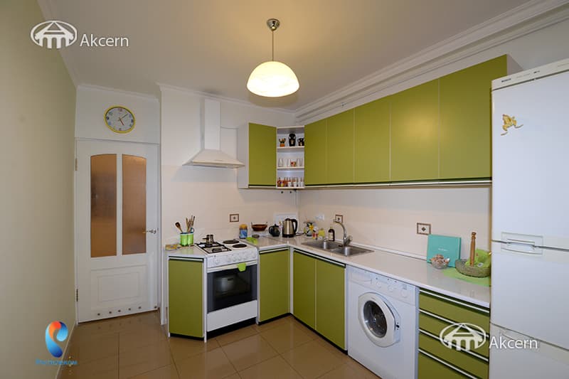 Квартира · 3 комн. · 90 м² · Кентрон