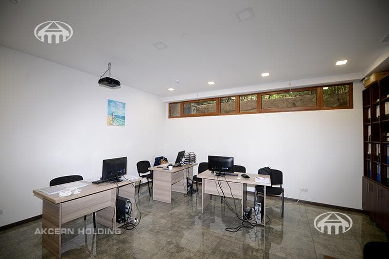 Office · 149 m² · Kentron