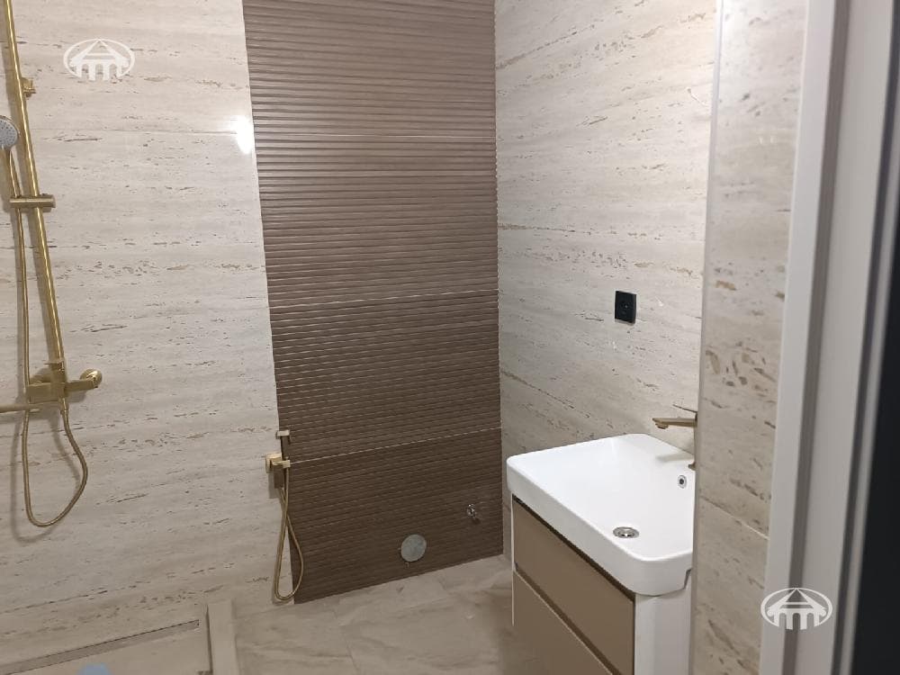 Բնակարան · 2 սեն. · 72 մ² · Կենտրոն