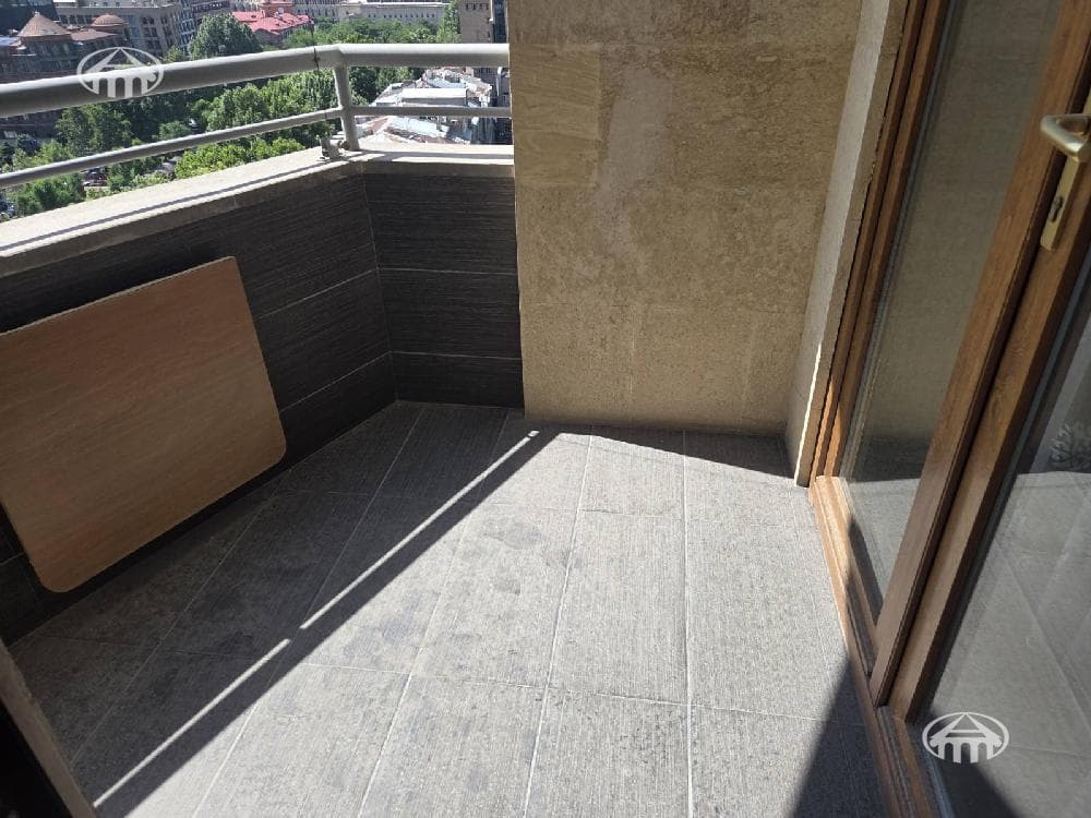 Квартира · 3 комн. · 130 м² · Кентрон