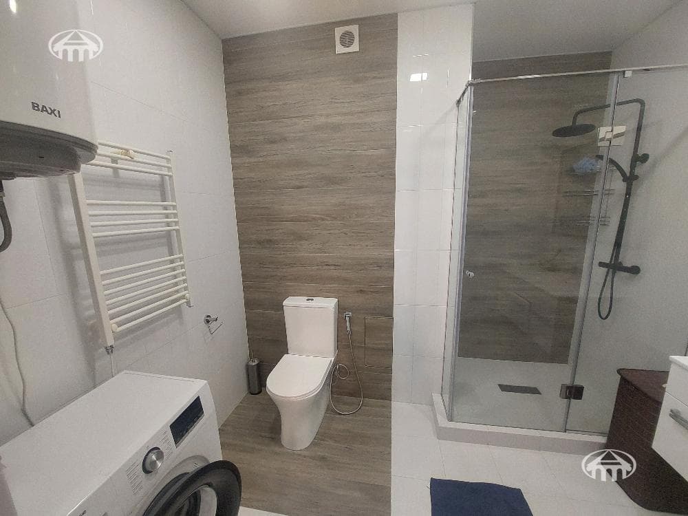 Apartment · 3 rooms · 130 m² · Kentron