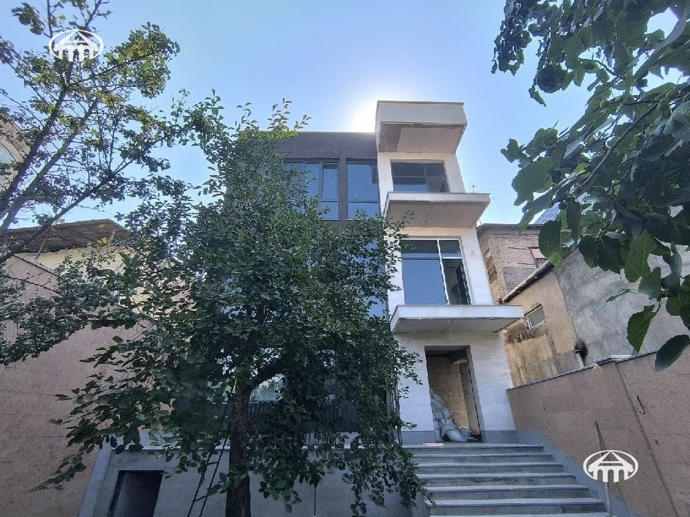 Особняк · 6 комн. · 325 м² · Арабкир