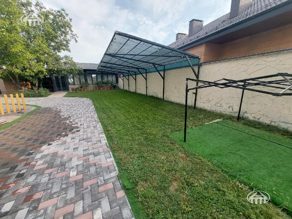 Mansion · 5 rooms · 150 m² · v. Arinj