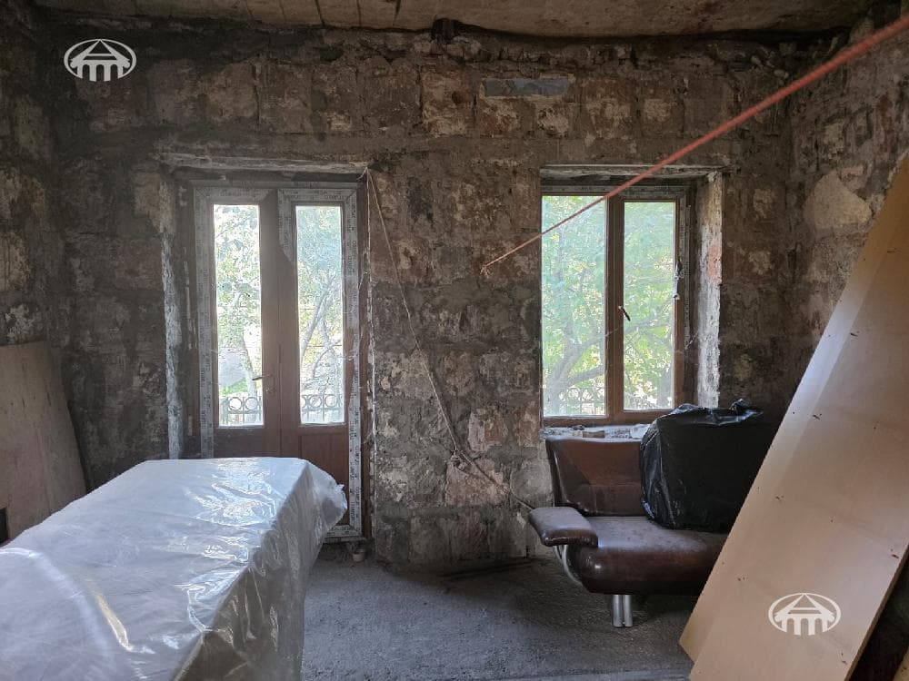 House · 374 m² · Shengavit