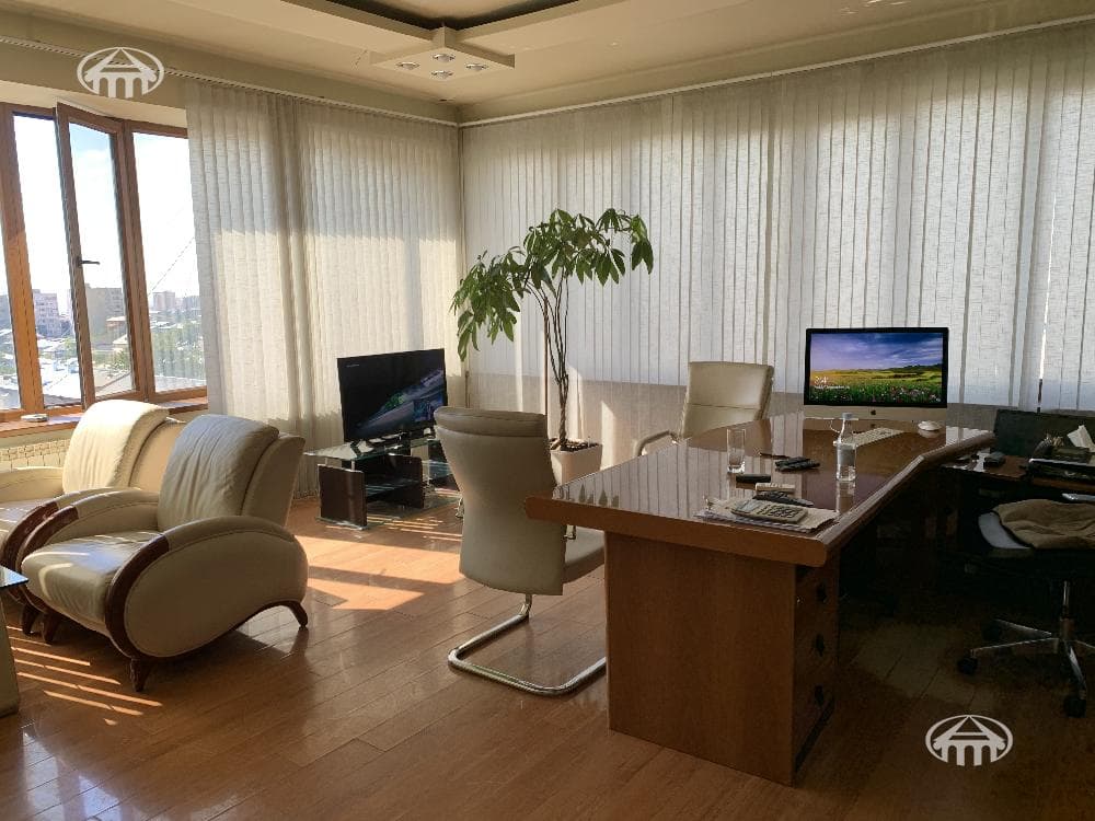 Office · 520 m² · Arabkir