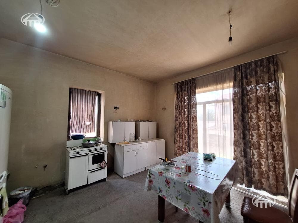 Особняк · 5 комн. · 240 м² · Аджапняк