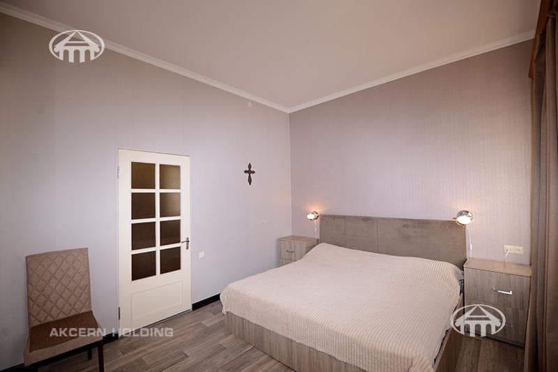House · 4 rooms · 100 m² · Kentron