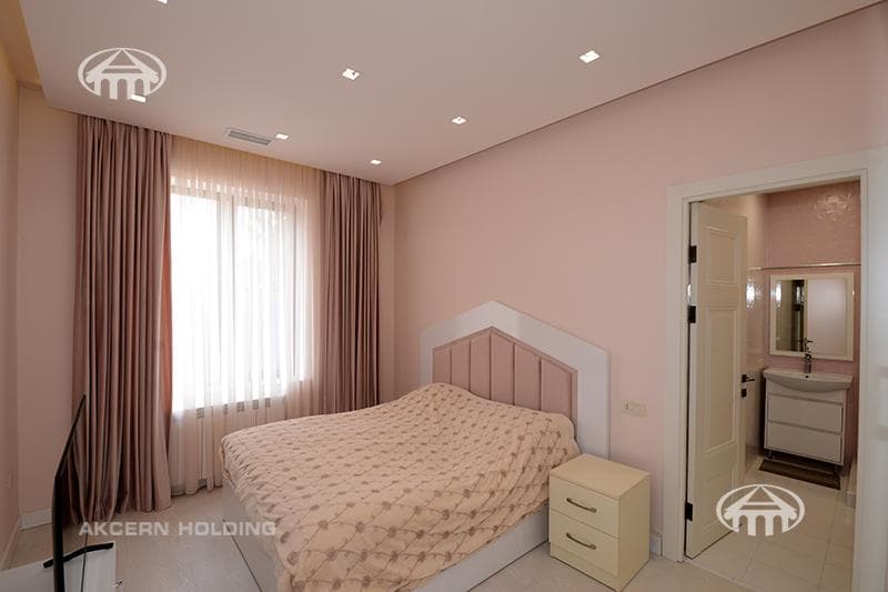 Mansion · 6 rooms · 334 m² · v. Arinj