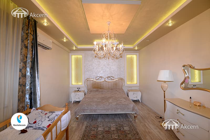 Квартира · 4 комн. · 180 м² · Кентрон