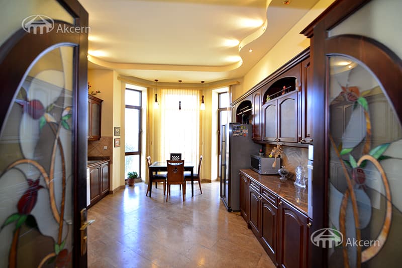 Mansion · 5 rooms · 320 m² · Nork-Marash