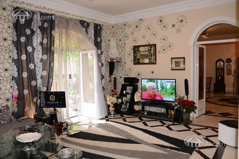 Особняк · 7 комн. · 506 м² · Кентрон