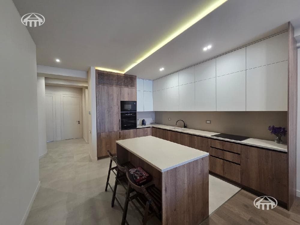 Квартира · 4 комн. · 131 м² · Арабкир