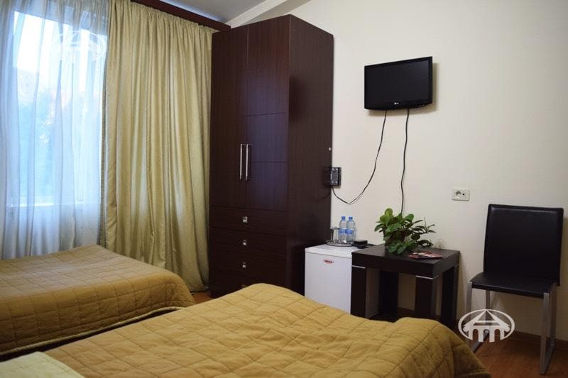Hotel · 7 rooms · 328 m² · Arabkir