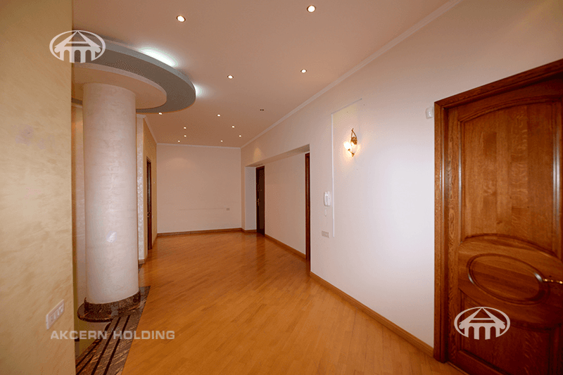 Mansion · 7 rooms · 243 m² · Kentron