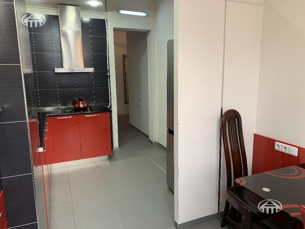 Apartment · 3 rooms · 92 m² · Kentron