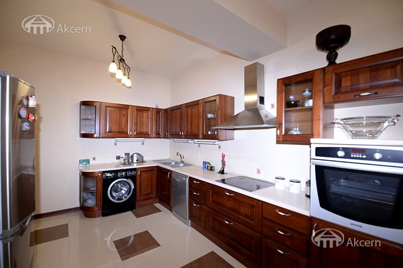 Квартира · 4 комн. · 186 м² · Кентрон