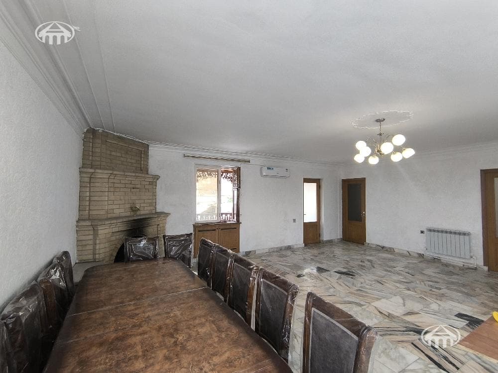 Квартира · 3 комн. · 105 м² · Аджапняк