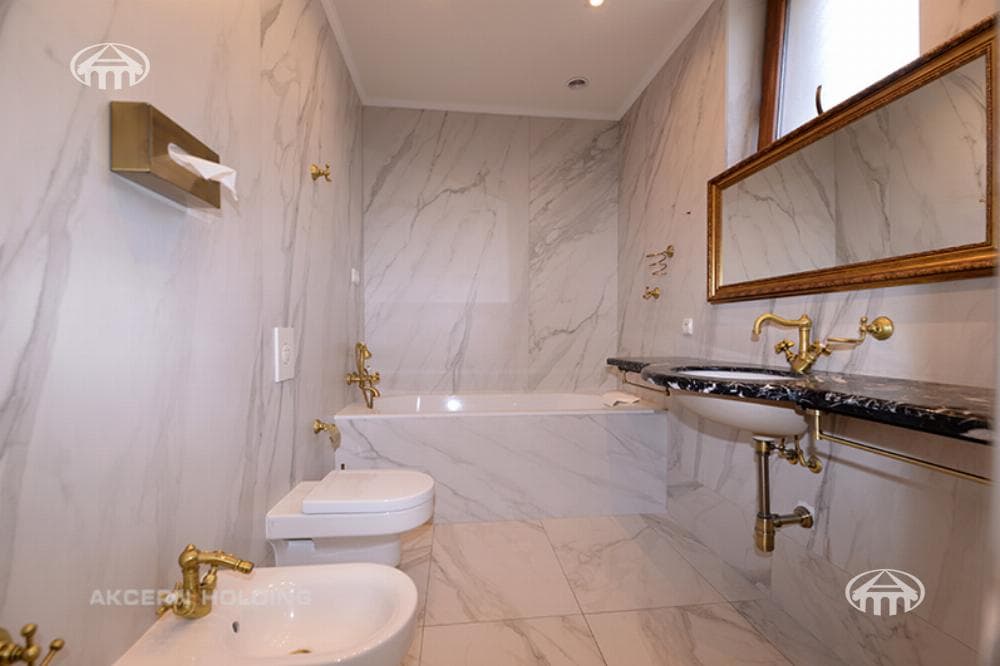 Apartment · 4 rooms · 176 m² · Kentron