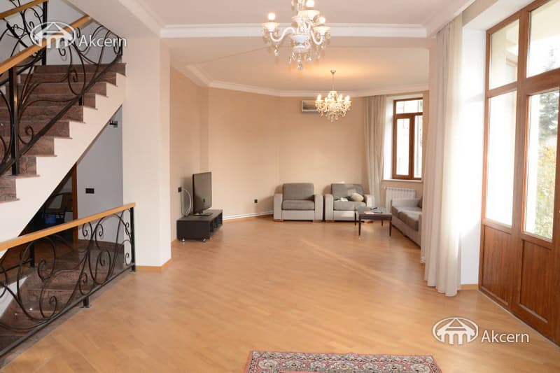 Առանձնատուն · 8 սեն. · 898 մ² · Արաբկիր