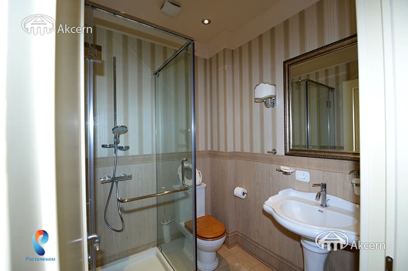 Квартира · 4 комн. · 174 м² · Кентрон