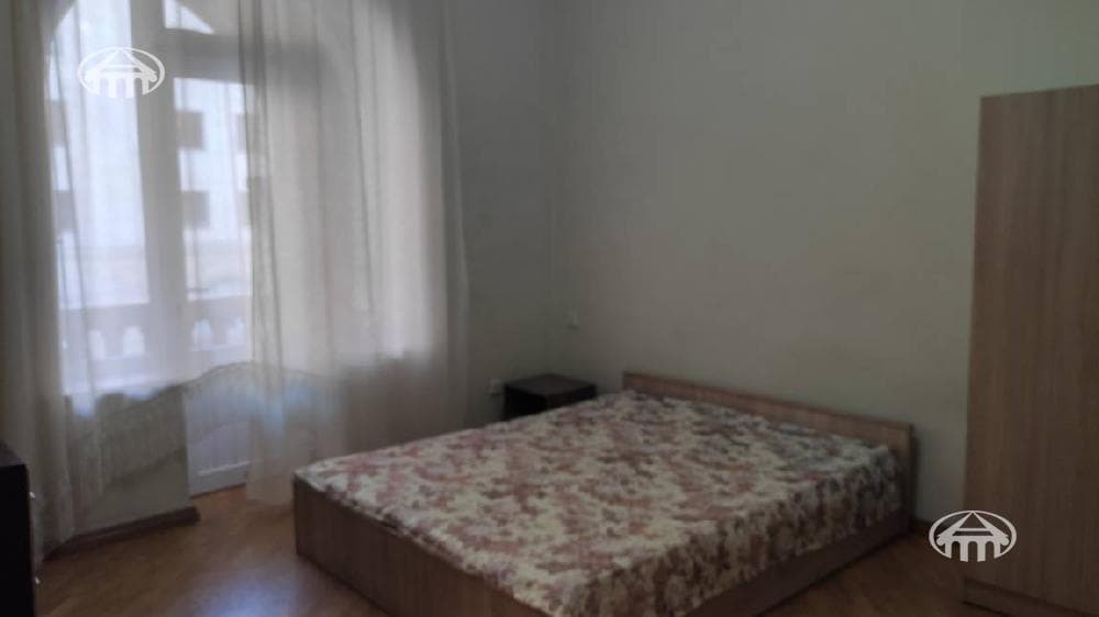 Apartment · 3 rooms · 96 m² · Kentron