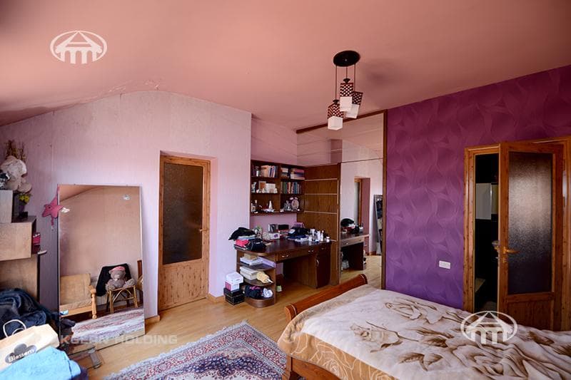 Mansion · 9 rooms · 671 m² · Arabkir