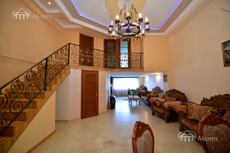 Apartment · 3 rooms · 103 m² · Kentron