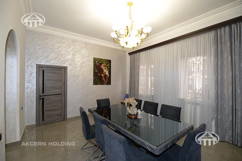 Особняк · 5 комн. · 270 м² · Арабкир