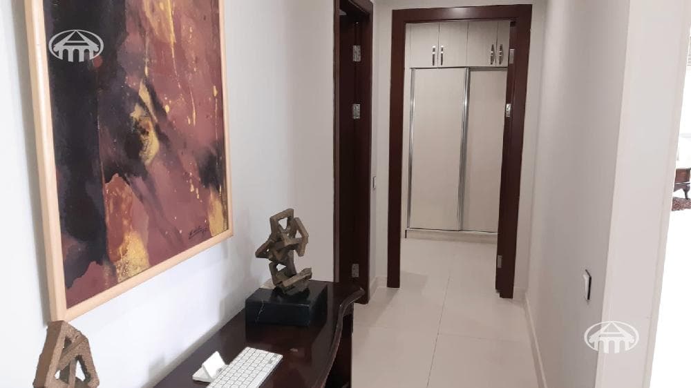 Квартира · 4 комн. · 203 м² · Кентрон