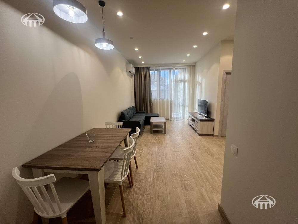 Квартира · 2 комн. · 56 м² · Кентрон