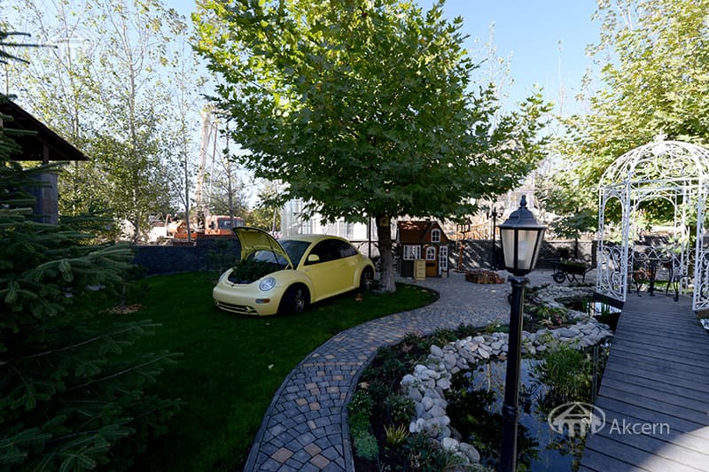 Mansion · 5 rooms · 1,014 m² · Vahagni