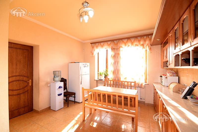 Особняк · 7 комн. · 362 м² · Малатия-Себастия