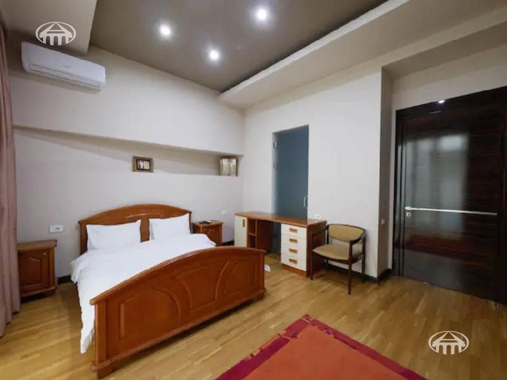 Mansion · 6 rooms · 500 m² · Kanaker-Zeytun