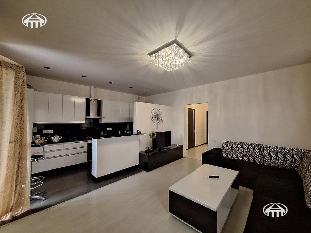 Квартира · 76 м² · Ереван