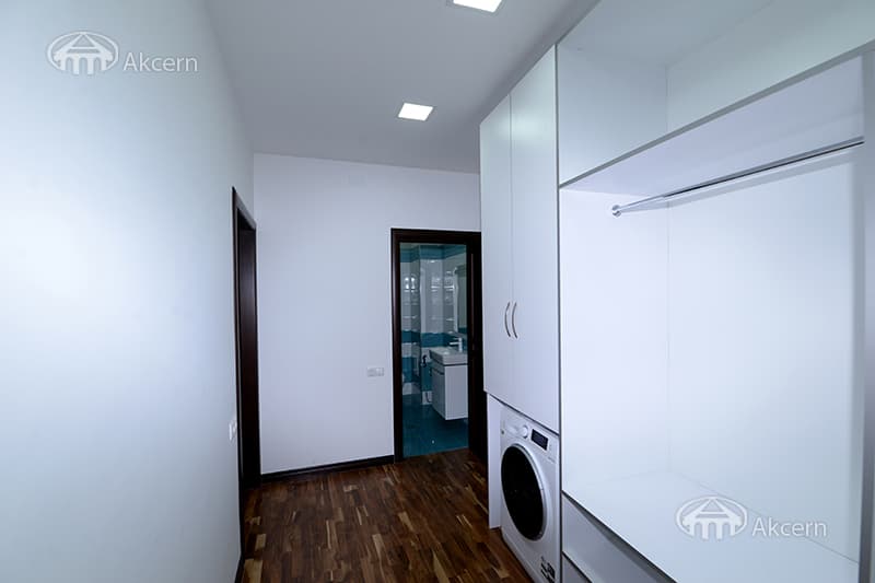 Բնակարան · 4 սեն. · 137 մ² · Կենտրոն — Լուսանկար 16 / 30
