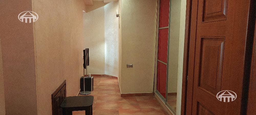 Квартира · 4 комн. · 135 м² · Кентрон