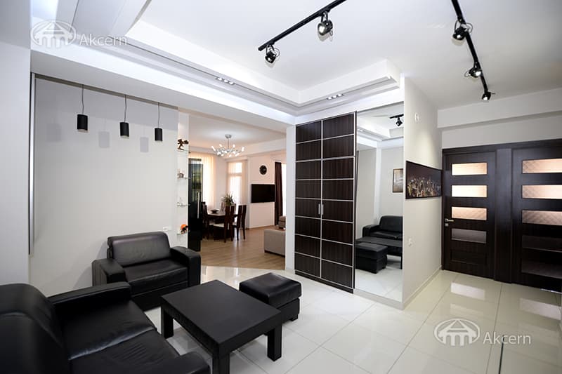 Квартира · 3 комн. · 100 м² · Кентрон